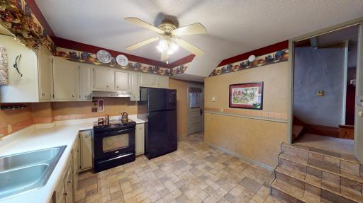 148 2nd Avenue SW, Alden, MN 56009