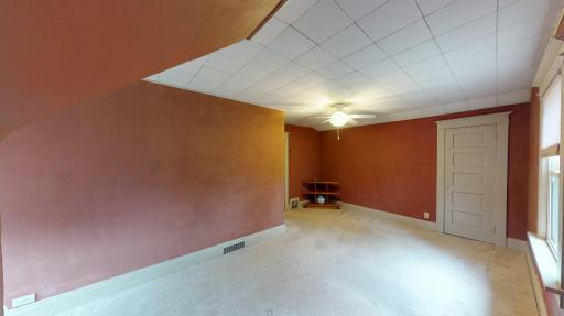 148 2nd Avenue SW, Alden, MN 56009