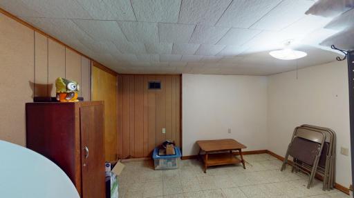 148 2nd Avenue SW, Alden, MN 56009