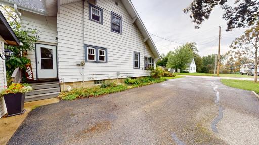 148 2nd Avenue SW, Alden, MN 56009