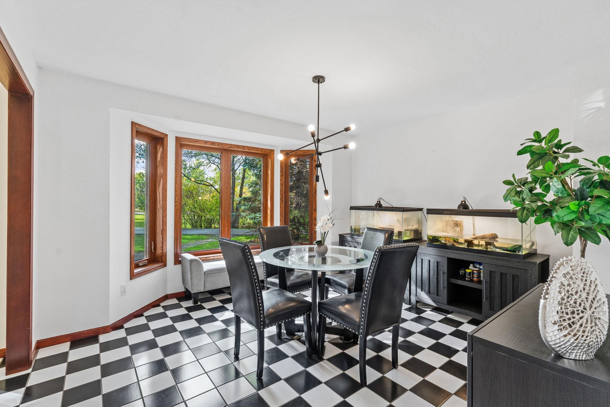 Spacious Formal Dining for Creative Entertaining!