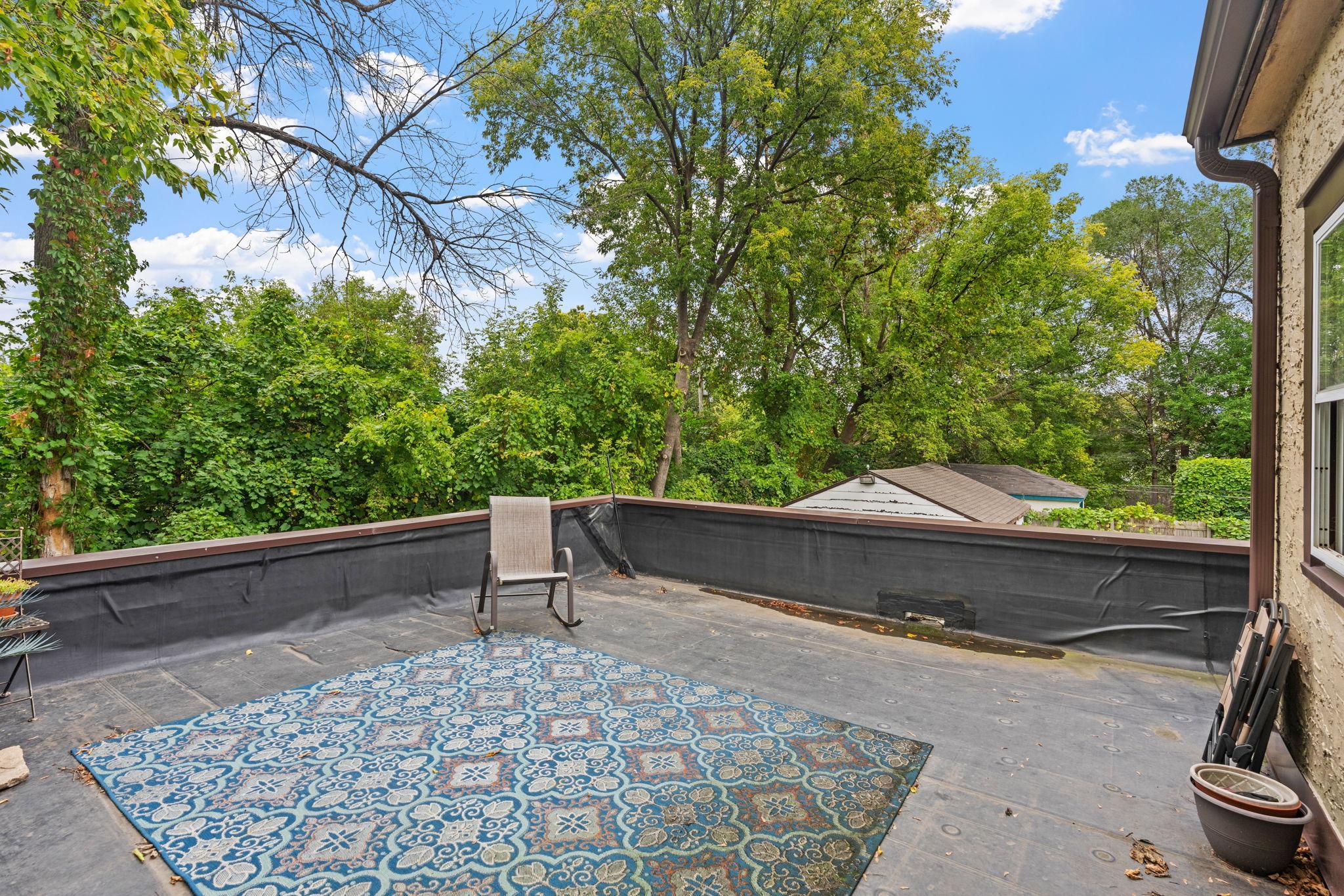 8-web-or-mls-261 W Robie St 1-8.jpg