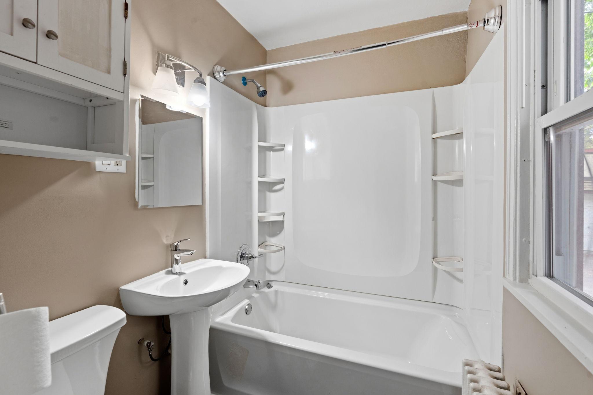 20-web-or-mls-261 W Robie St 1-20.jpg