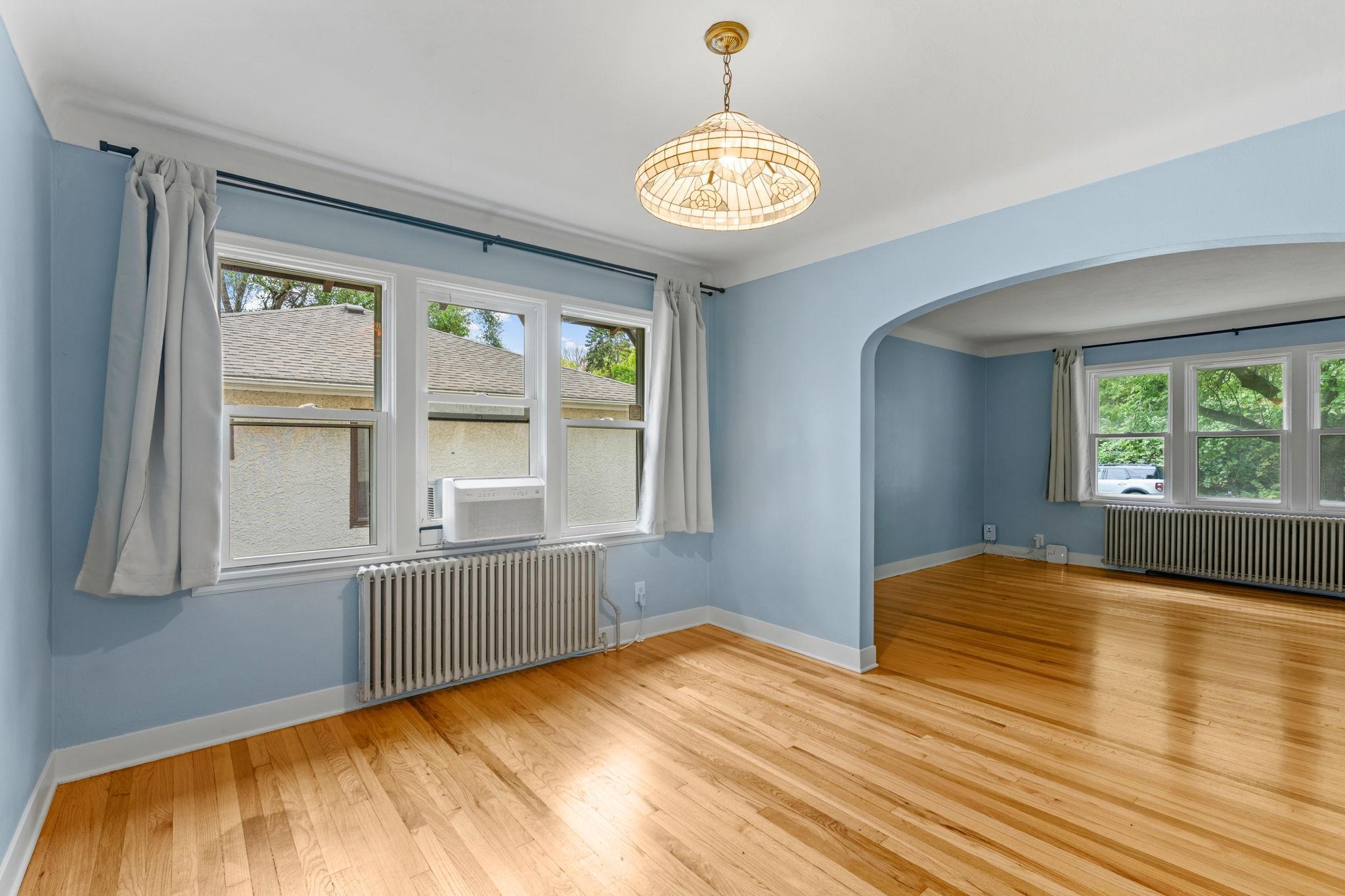 13-web-or-mls-261 W Robie St 1-13.jpg