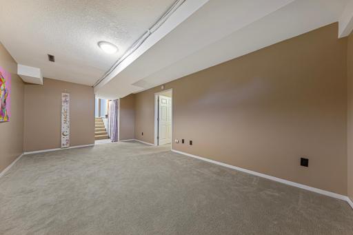 1320 11th Avenue NE, Faribault, MN 55021
