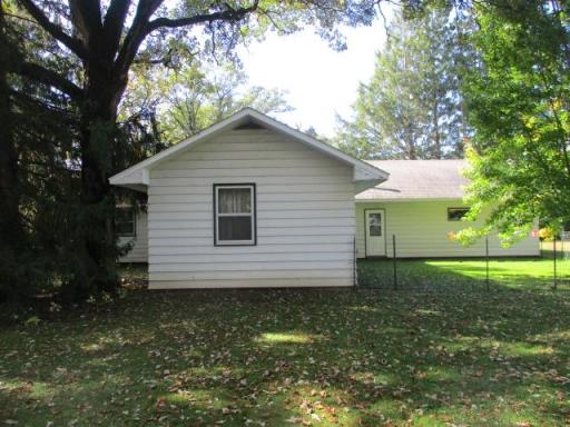 6102 NE River Road, Sauk Rapids, MN 56379