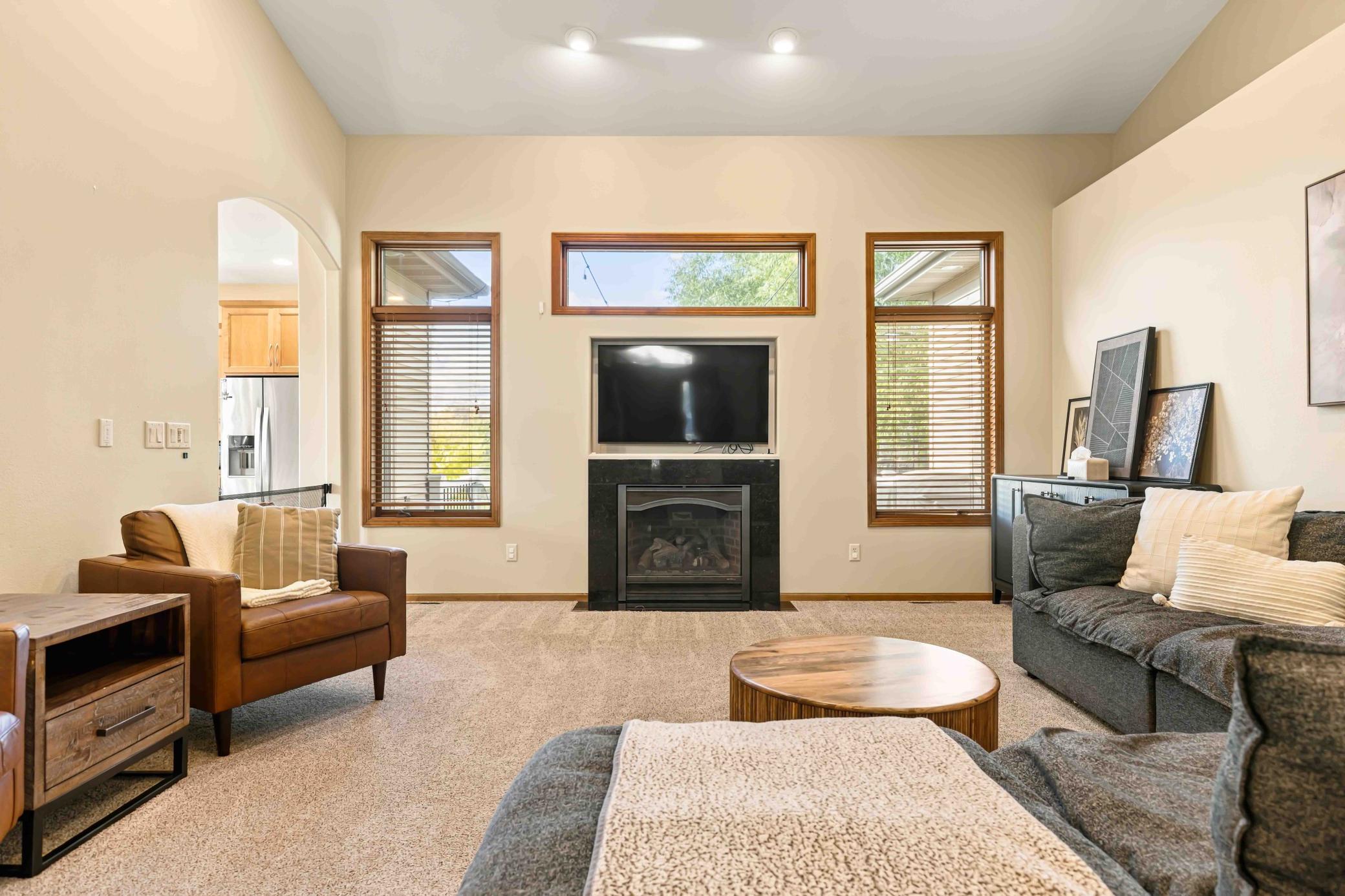 4295 49th Ave S Fargo ND_MLS-19.jpg