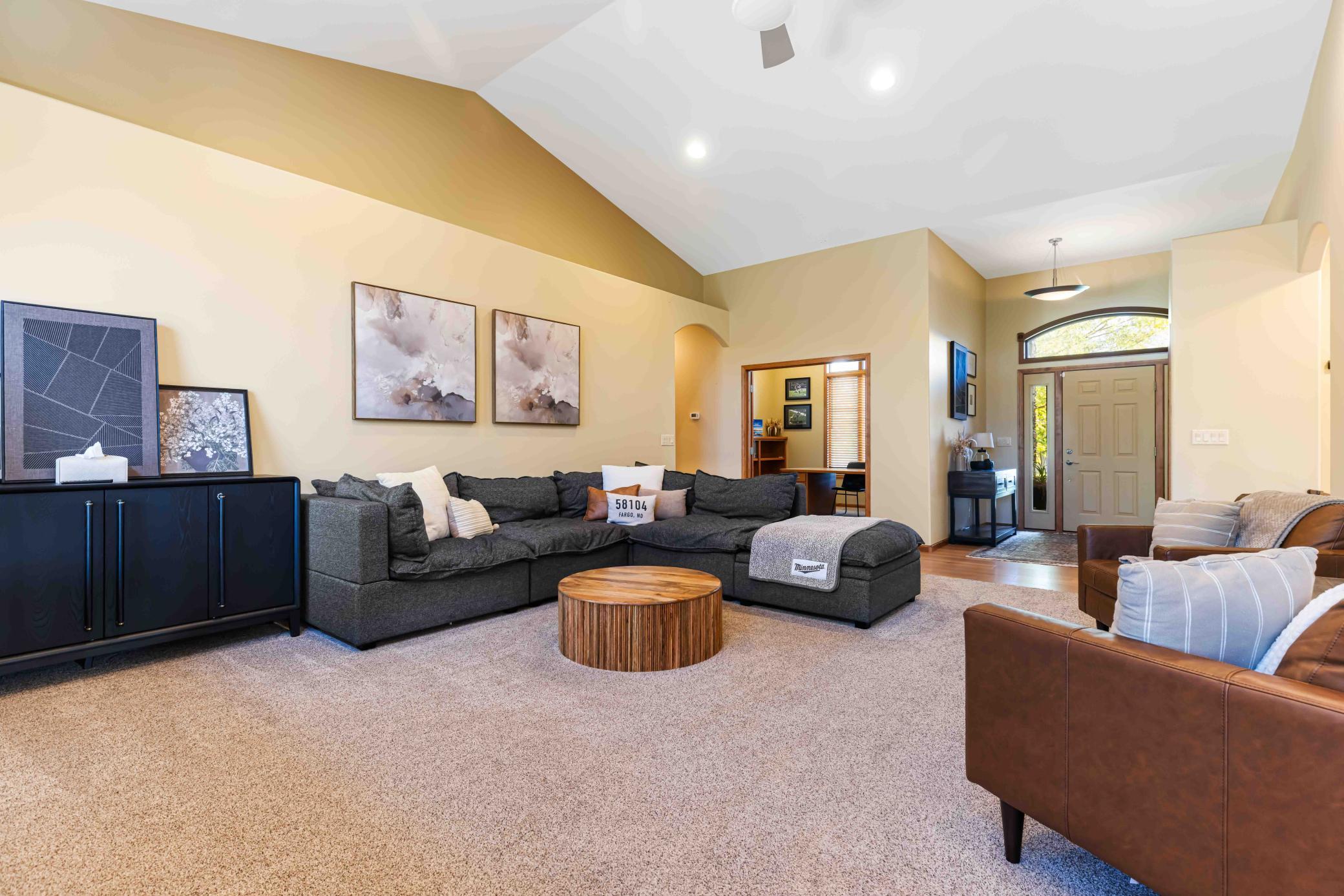 4295 49th Ave S Fargo ND_MLS-21.jpg