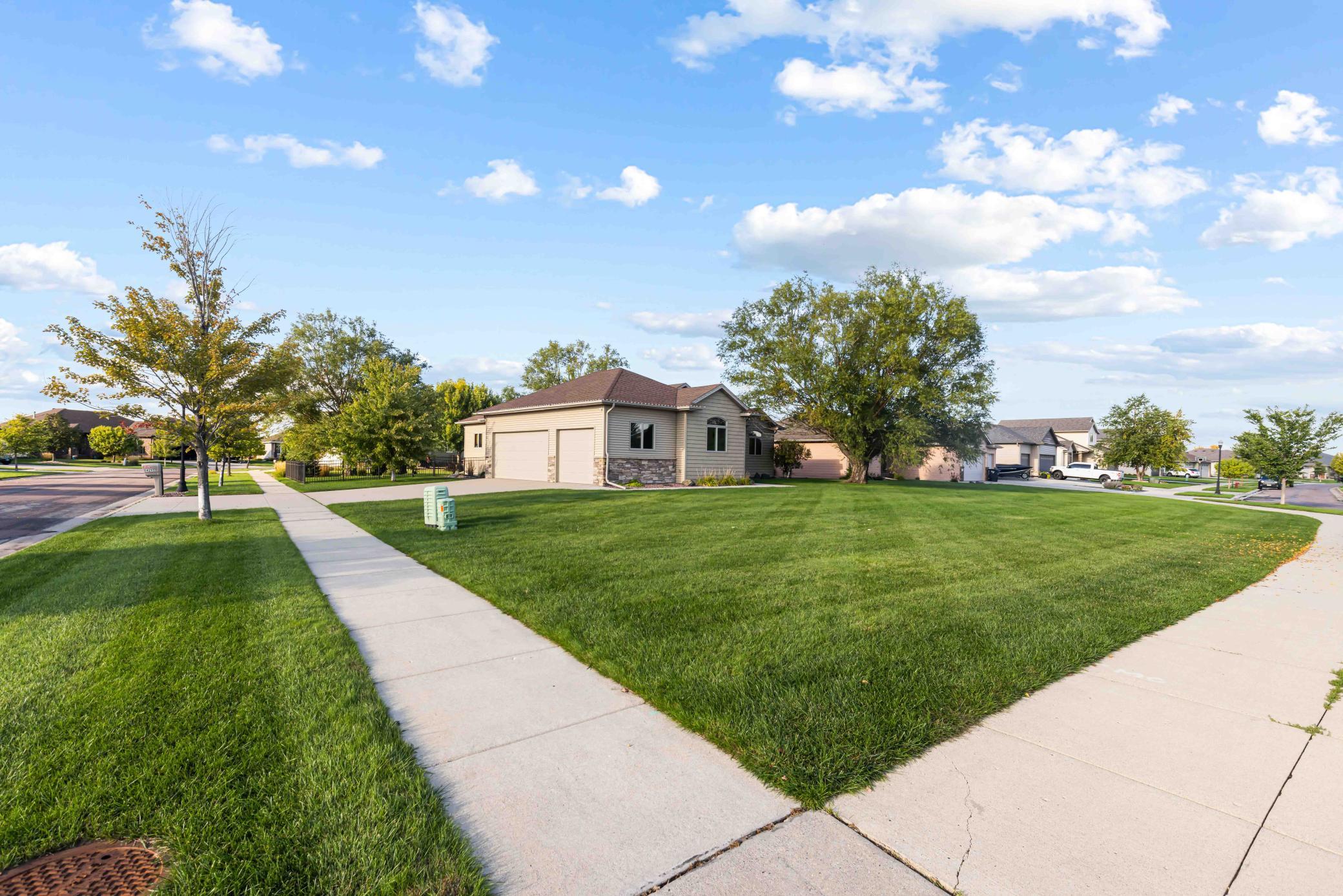 4295 49th Ave S Fargo ND_MLS-5.jpg
