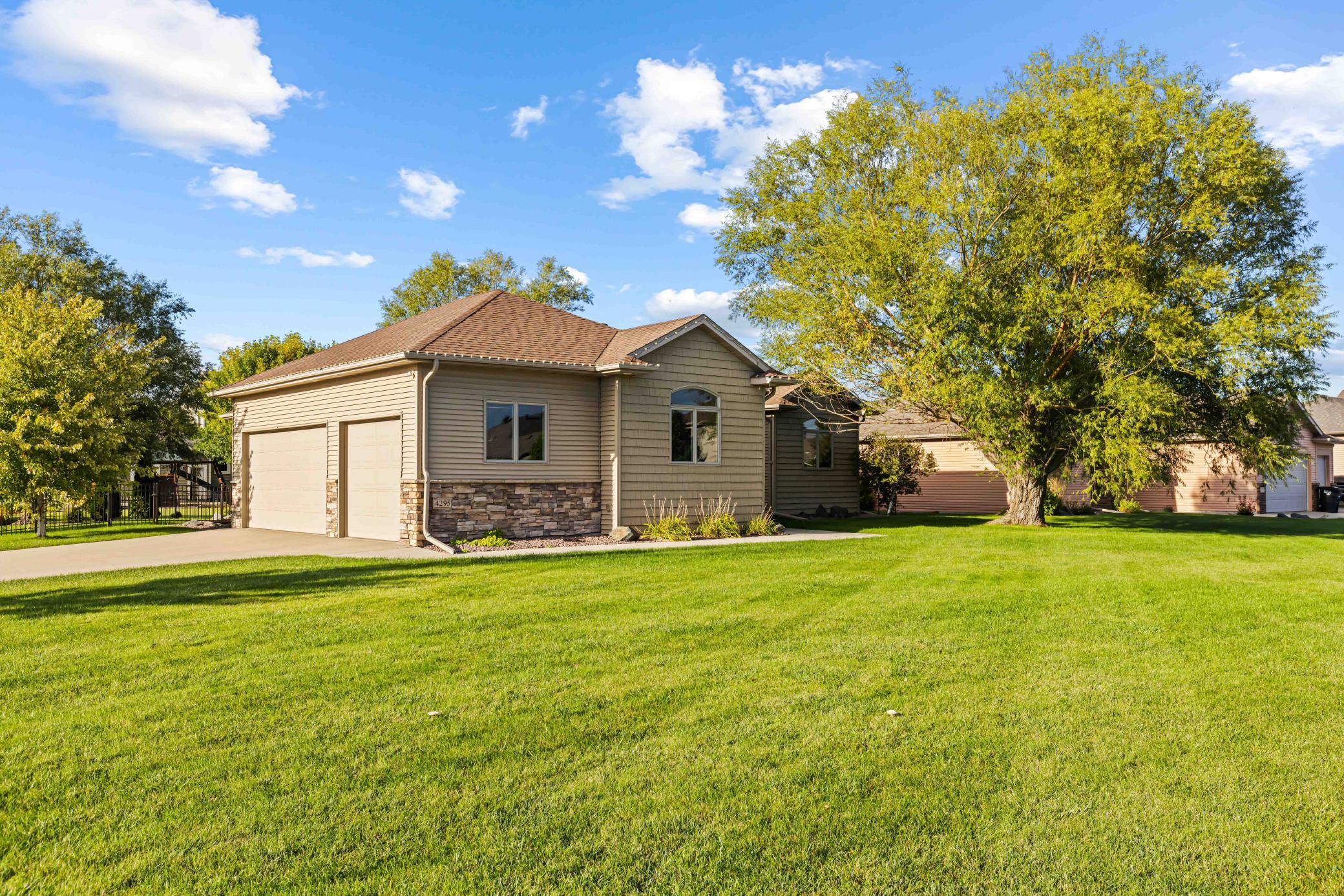 Property photo for 4295 49th Avenue S, Fargo, ND 58104