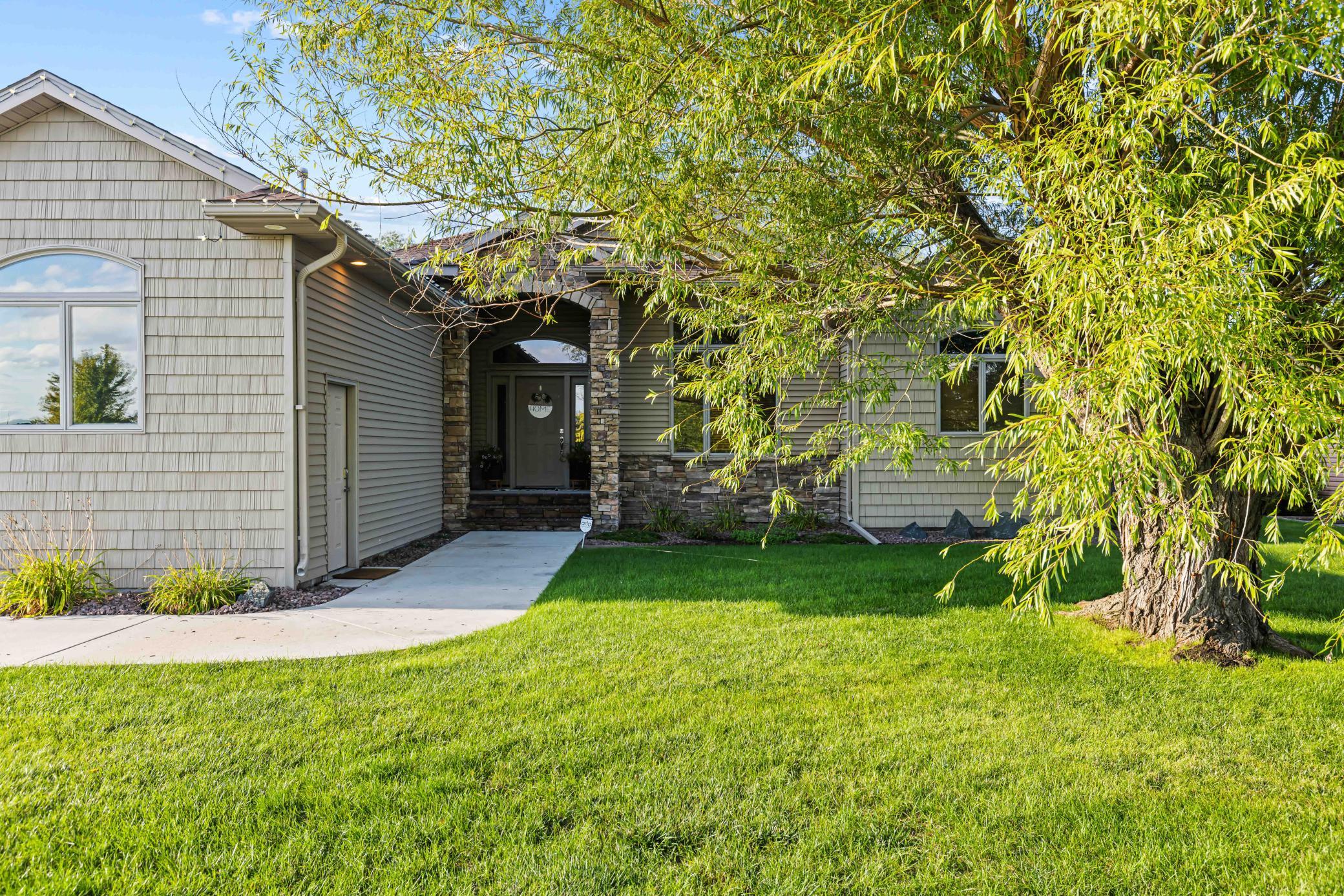 4295 49th Ave S Fargo ND_MLS-3.jpg