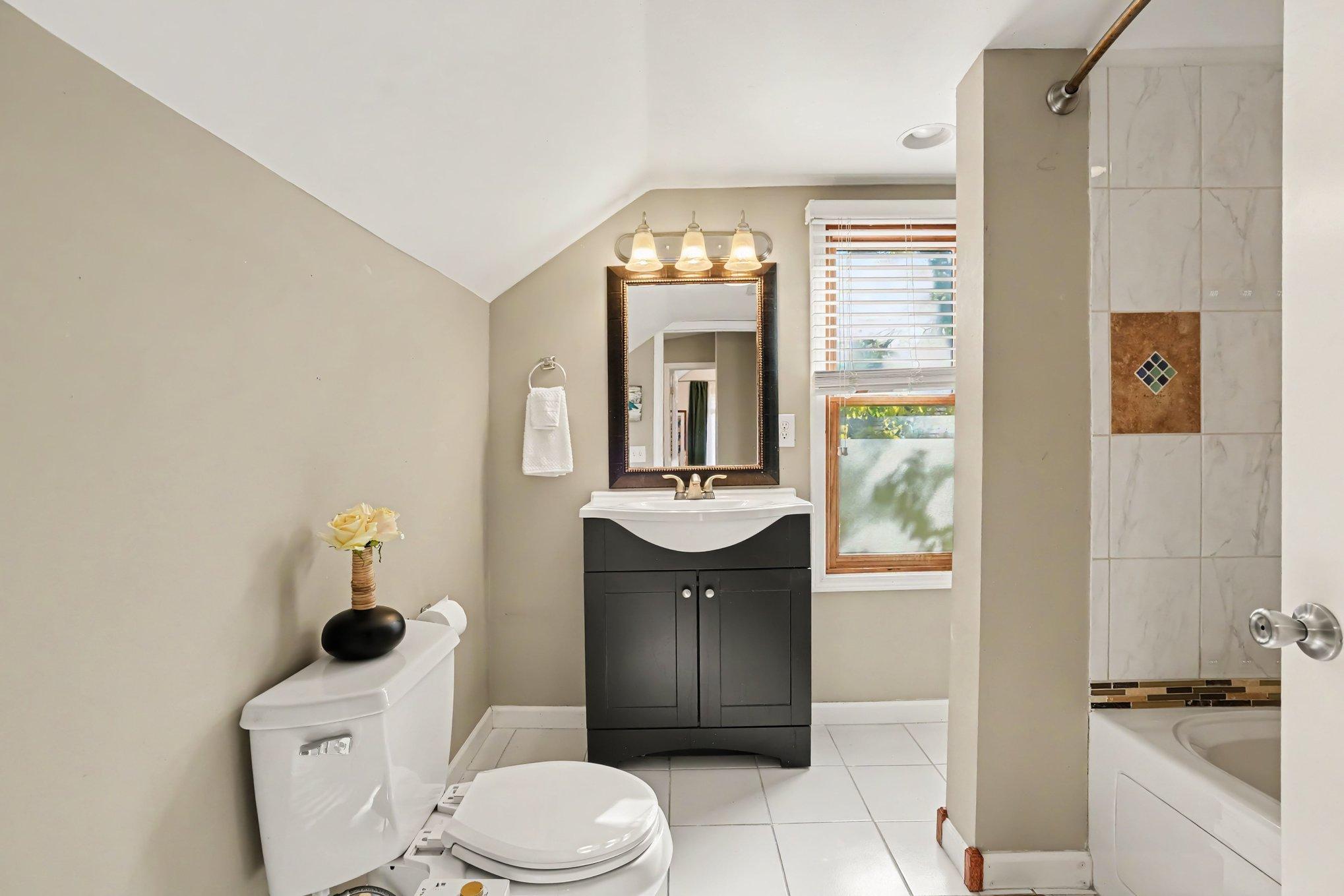 Upper Level Full Bath