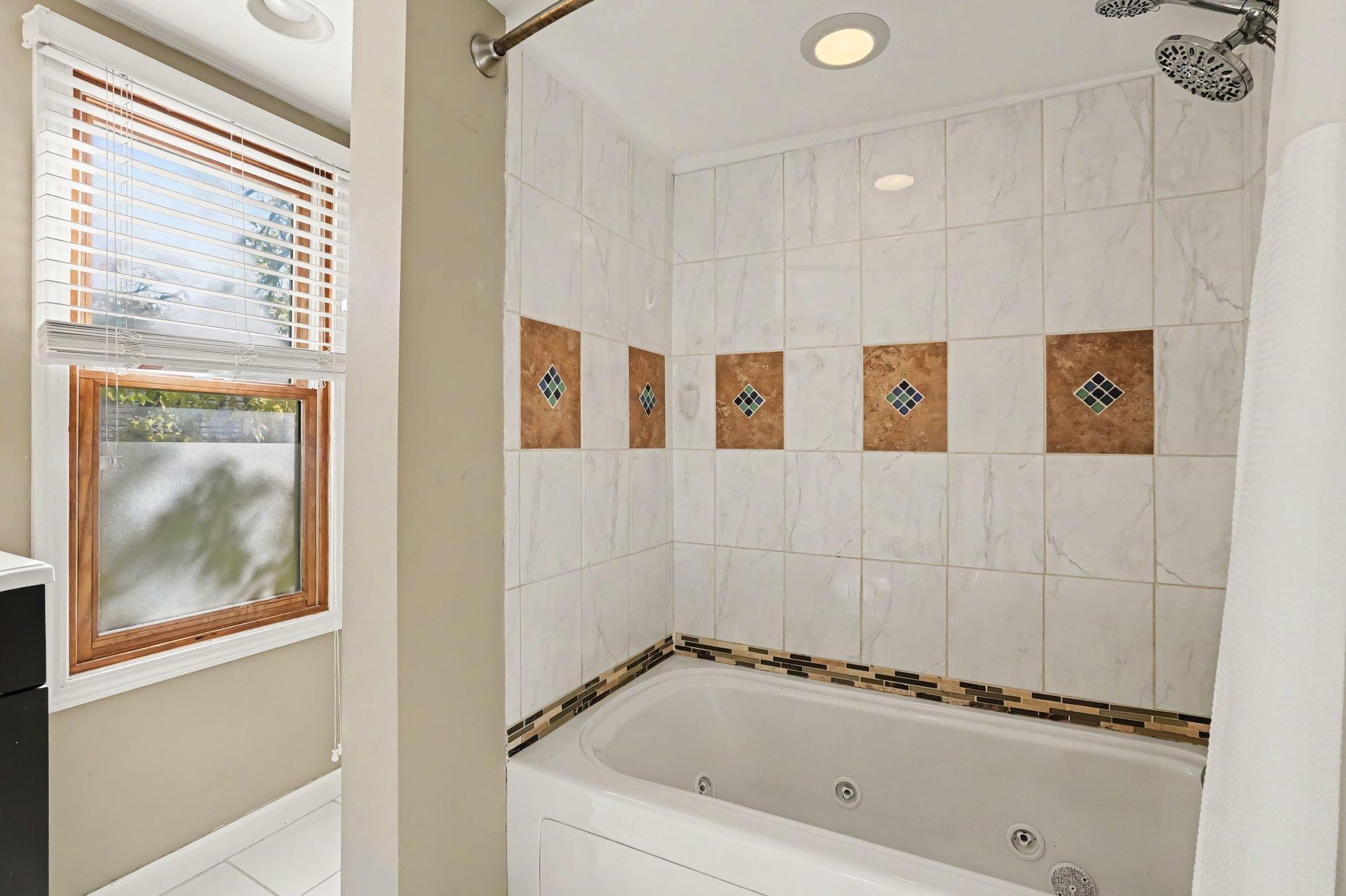 Upper Level Full Bath