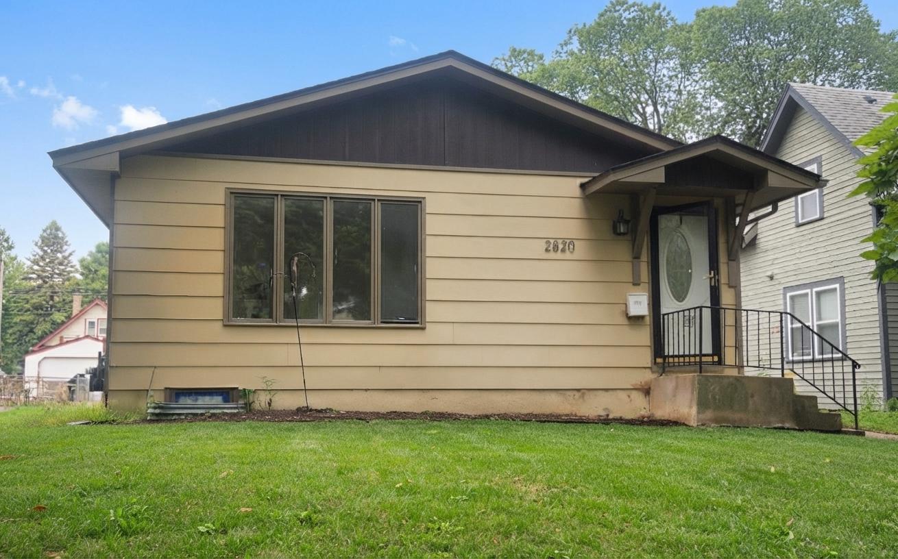 Property photo for 2820 31st Avenue S, Minneapolis, MN 55406