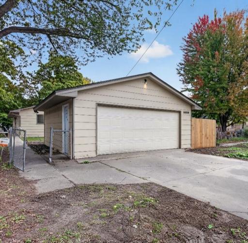 2820 31st Avenue S, Minneapolis, MN 55406