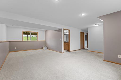 6159 Hillsboro Drive NW, Rochester, MN 55901