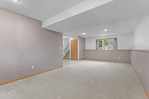 6159 Hillsboro Drive NW, Rochester, MN 55901