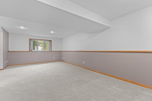 6159 Hillsboro Drive NW, Rochester, MN 55901