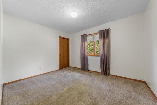 1728 Greenhaven Lane NE, Owatonna, MN 55060