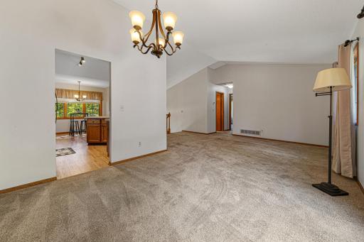 1728 Greenhaven Lane NE, Owatonna, MN 55060