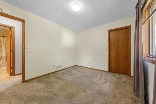 1728 Greenhaven Lane NE, Owatonna, MN 55060