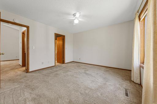 1728 Greenhaven Lane NE, Owatonna, MN 55060
