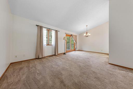 1728 Greenhaven Lane NE, Owatonna, MN 55060