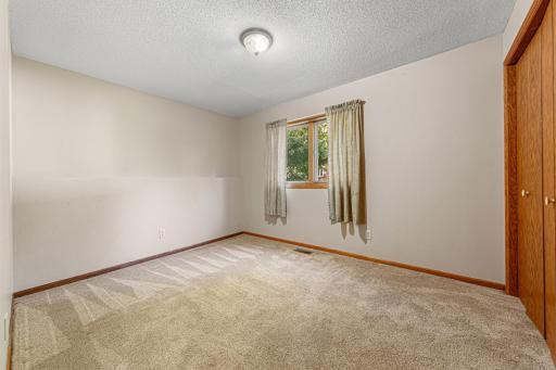 1728 Greenhaven Lane NE, Owatonna, MN 55060