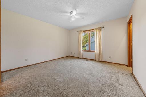1728 Greenhaven Lane NE, Owatonna, MN 55060