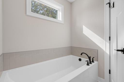 20260930-5862_HiddenLane_SouthHaven_Interior-12.jpg