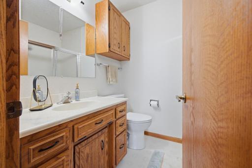 Private ensuite 3/4 bath with walk-in shower