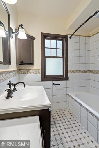 30-web-or-mls-844_Winslow_Ave_St_Paul_MN_0040.jpg