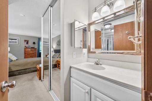 His/Her closets feature mirrors Plus private bathroom!