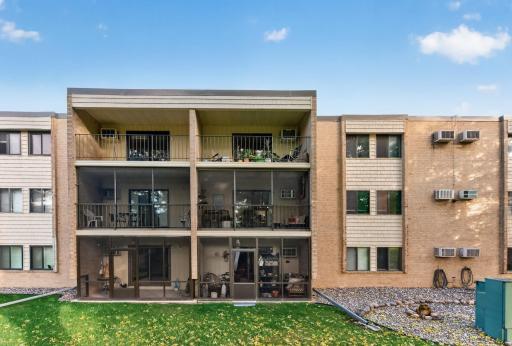 11160 Anderson Lakes Parkway, 214, Eden Prairie, MN 55344