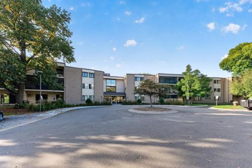 The perfect place to call home with tons of outdoor amenities nearby! Enjoy what the Preserve has to offer:
Sand bottom pool, lots of walking trails, pickleball courts, tennis courts, playground area +++