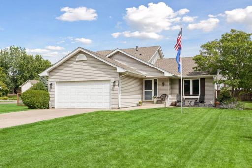 1049 Bonnieview Drive, Woodbury, MN 55129