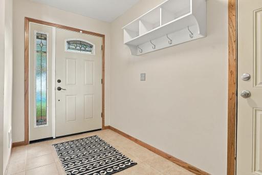 1980 Timber Wolf Trail N, Eagan, MN 55122