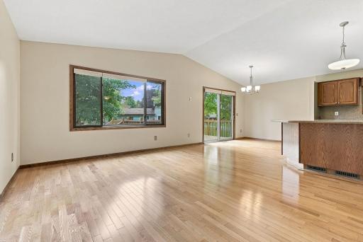 1980 Timber Wolf Trail N, Eagan, MN 55122