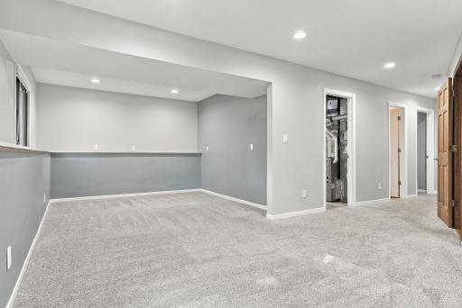 1980 Timber Wolf Trail N, Eagan, MN 55122