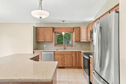 1980 Timber Wolf Trail N, Eagan, MN 55122