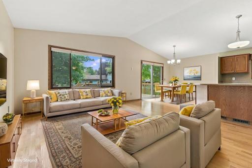 1980 Timber Wolf Trail N, Eagan, MN 55122
