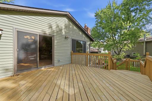 1980 Timber Wolf Trail N, Eagan, MN 55122