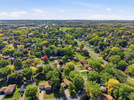 1980 Timber Wolf Trail N, Eagan, MN 55122