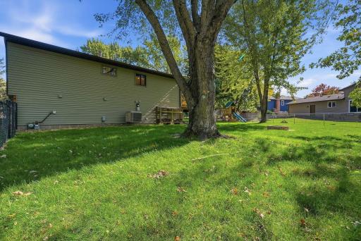 1980 Timber Wolf Trail N, Eagan, MN 55122