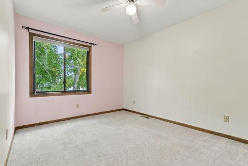 1980 Timber Wolf Trail N, Eagan, MN 55122