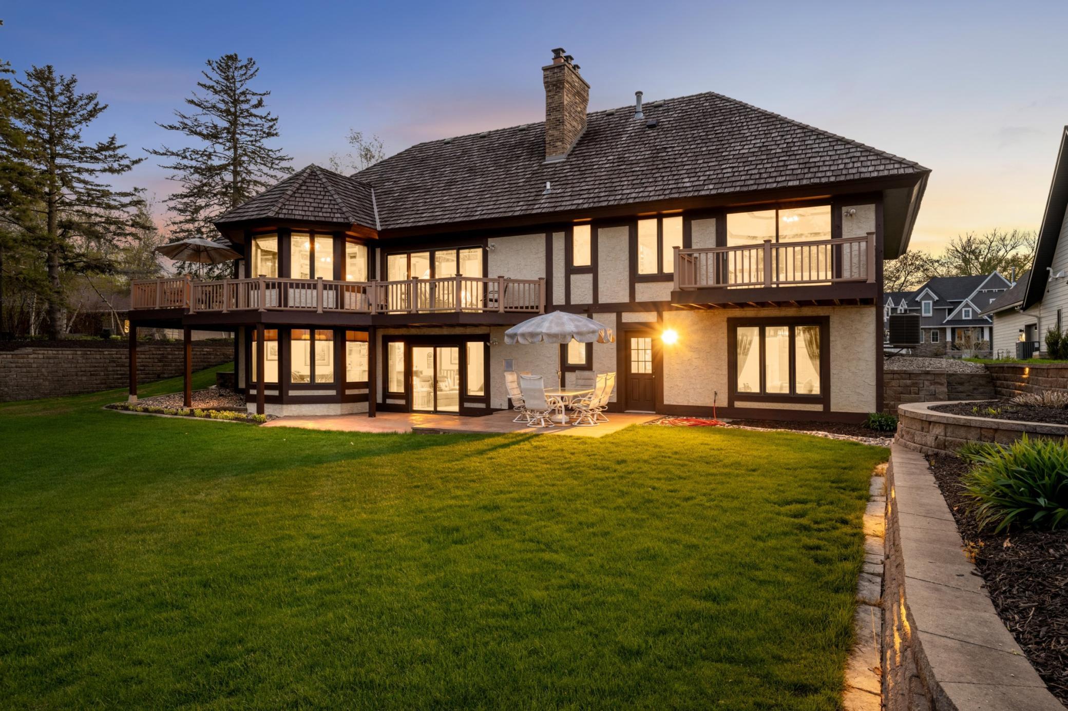 Walkout lakeside elevation with TimberTech composite decking