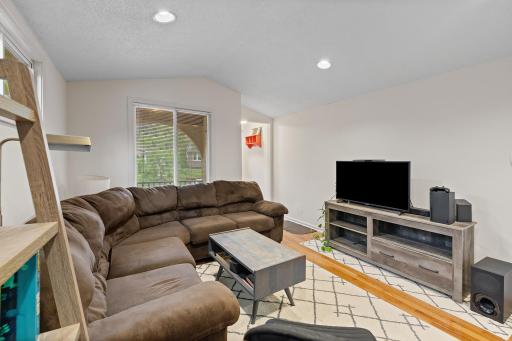 1027 5th Street E, Saint Paul, MN 55106