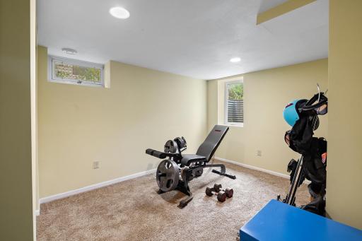 1027 5th Street E, Saint Paul, MN 55106