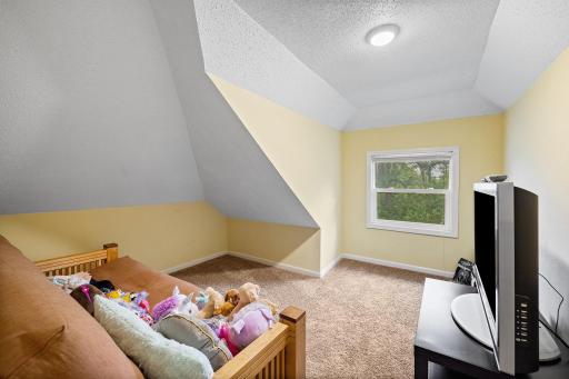 1027 5th Street E, Saint Paul, MN 55106