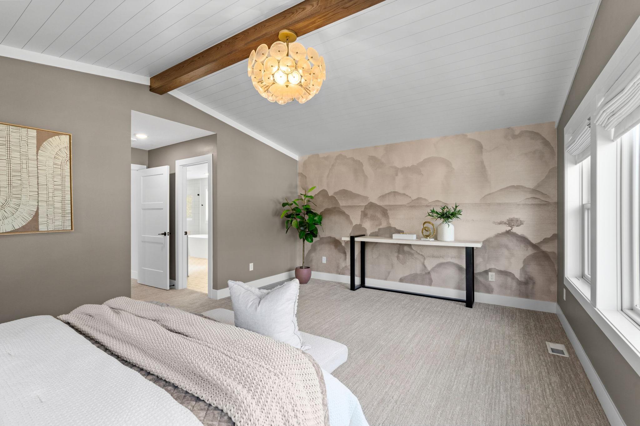 Large Room Size w/ Tasteful Design